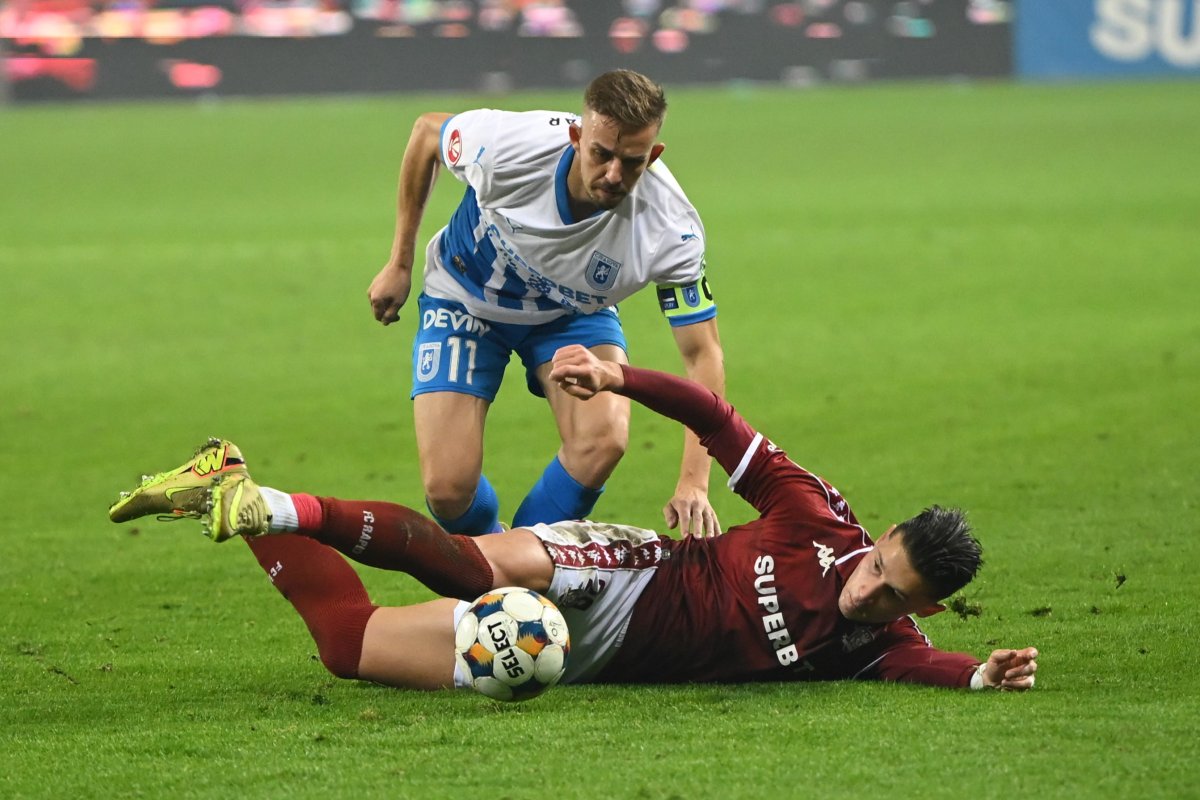 Universitatea Craiova și Rapid sunt două pretendente la titlu