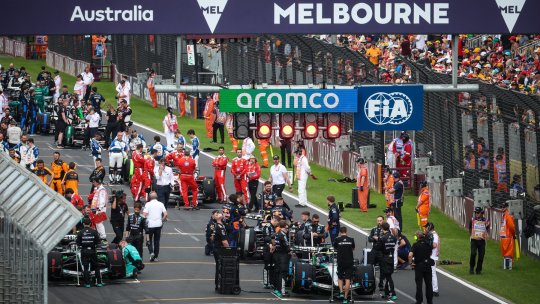 Probleme la start. De ce au ajuns mulți piloți cu bateriile goale pe grilă la Melbourne