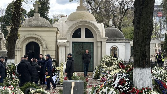 Ceremonia de la Cimitirul Bellu s-a încheiat. Mircea Lucescu a fost înmormântat!
