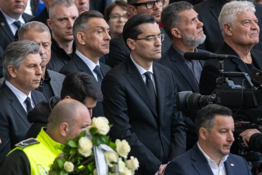 Cum l-a numit Răzvan Burleanu pe Mircea Lucescu la sfârșitul slujbei de înmormântare: ”Înainte de toate, el asta a fost”