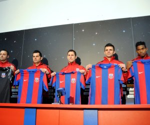 Fotbalistul ajuns pe străzi după ce a pierdut milioane de euro, apariție neașteptată în București! A postat un mesaj de 8 cuvinte și o imagine