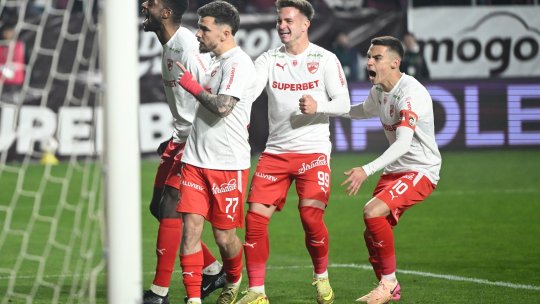 CFR Cluj - Dinamo 1-1. Sinyan egalează printr-un șut puternic din careul mare