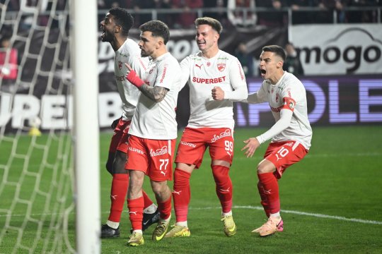 CFR Cluj - Dinamo 1-1. Sinyan egalează printr-un șut puternic din careul mare