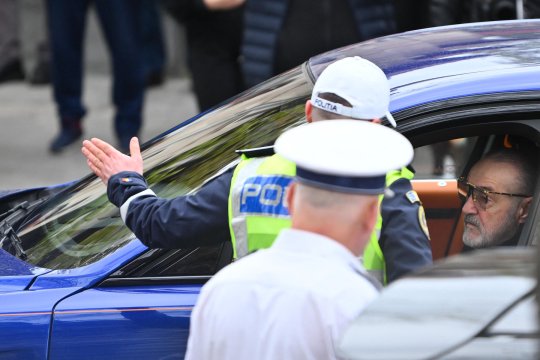 Gigi Becali a rămas fără permis de Paște: ”Stau la pândă acolo!”. Ce spune comunicatul Brigăzii Rutiere