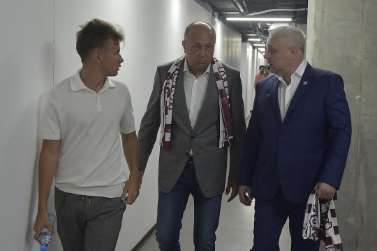 După ce l-a criticat pe Gâlcă, Șumudică a fost întrebat dacă s-ar întoarce la Rapid și a răspuns în direct: ”La ce relație aveam cu domnul Șucu, nu cred că mă dădea afară, eu am plecat!”