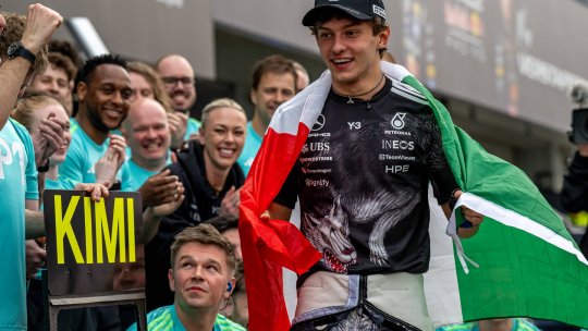 Cota lui Antonelli crește și-n rândul colecționarilor. Suma exorbitantă pentru un cartonaș semnat de italian