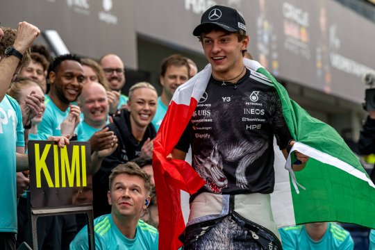 Cota lui Antonelli crește și-n rândul colecționarilor. Suma exorbitantă pentru un cartonaș semnat de italian