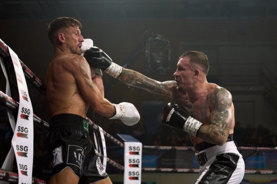 Campionul mondial român, ofertat să ia parte la lupte ilegale: ”5000 de euro pe un weekend”