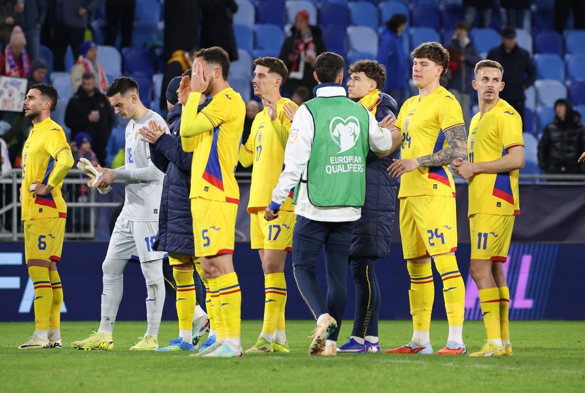 Andrei Coubiș (numărul 24) a debutat la seniorii României în meciul cu Slovacia