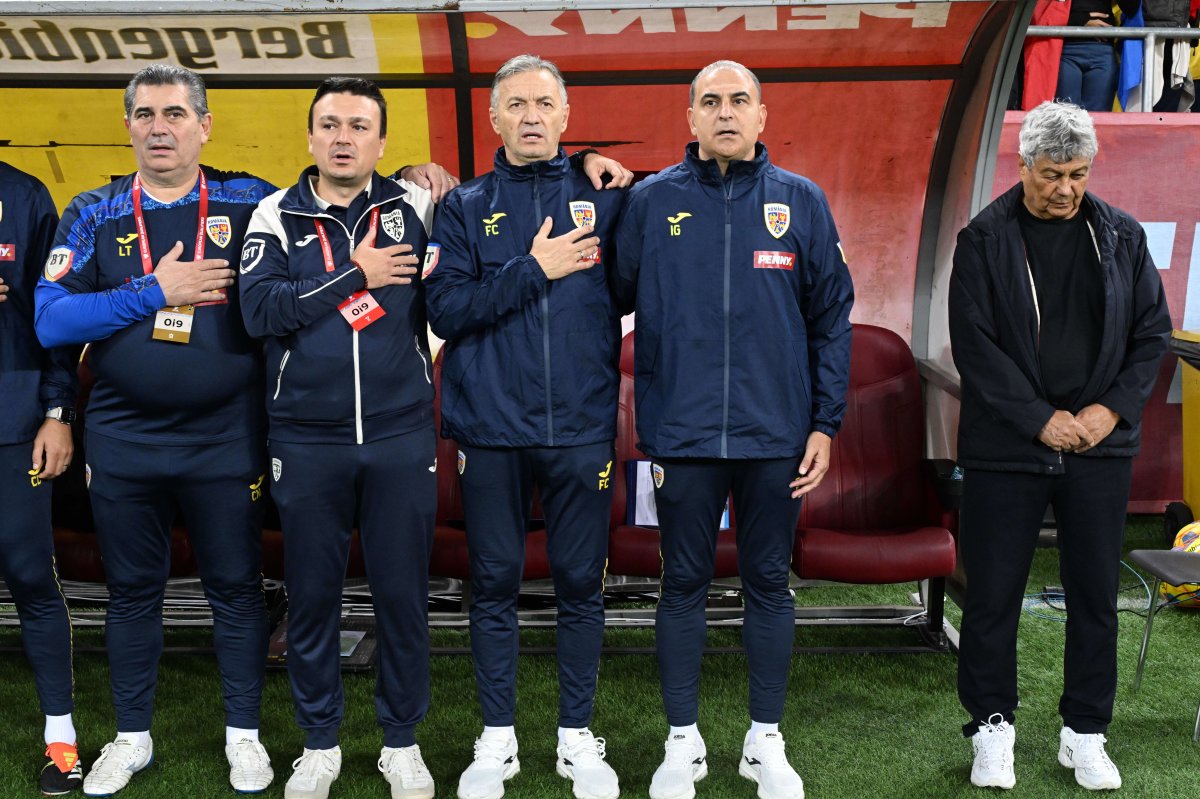 Leontin Toader (primul din stânga), fostul antrenor cu portarii de la echipa națională