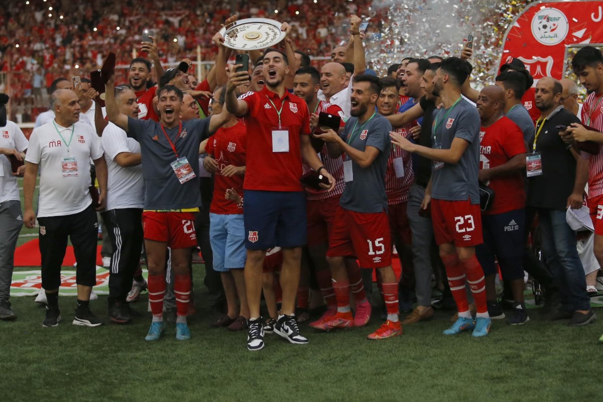 CR Berouizdad are 10 titluri în Algeria