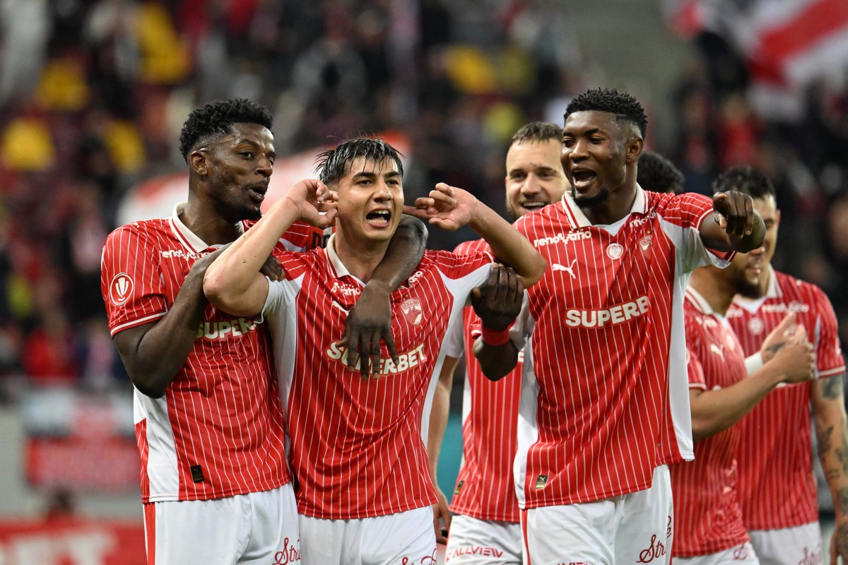 Dinamo a obținut prima victorie din play-off cu U Cluj (2-1)