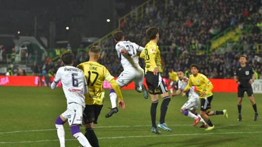 FC Argeș - U Cluj 0-0, ACUM, pe iAMsport.ro. Revelațiile acestui sezon se luptă pentru un loc în finala Cupei României!