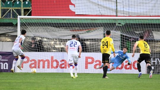 FC Argeș - U Cluj 2-0, ACUM, pe iAMsport.ro. Dublă semnată de Matos în semifinala Cupei României!