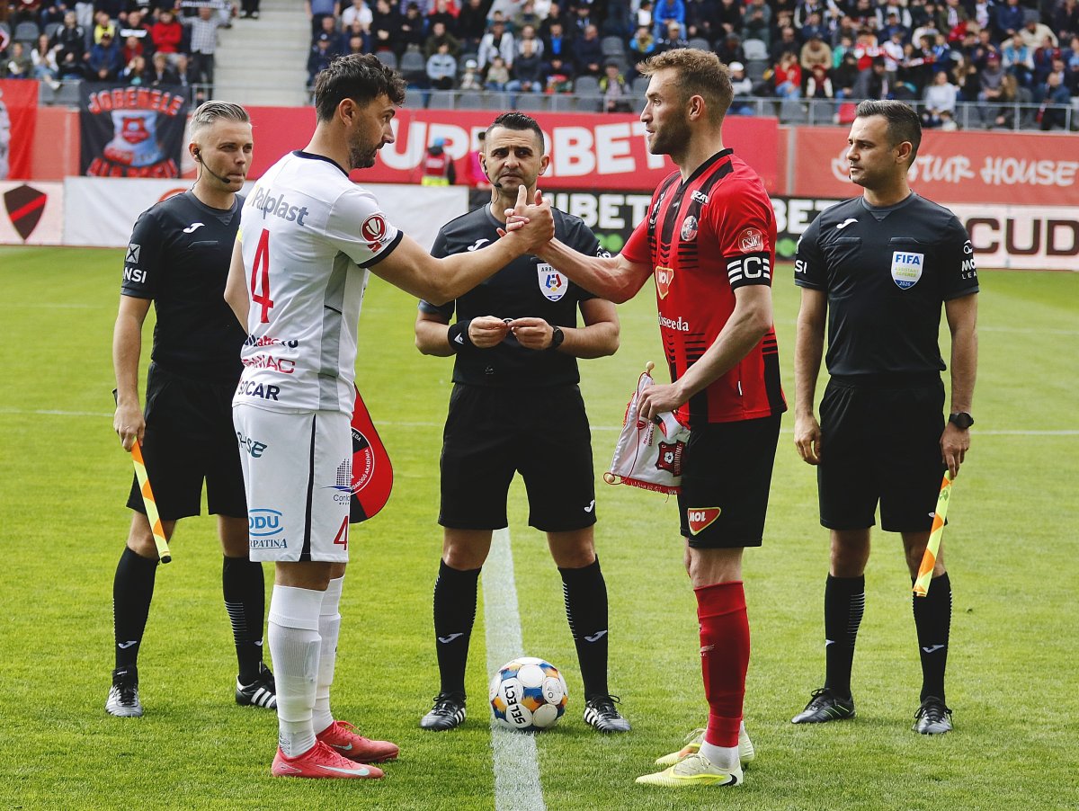 Hermannstadt - Csikszereda a fost arbitrat de brigada condusă de Iulian Călin