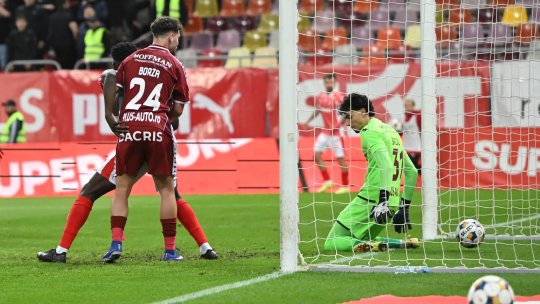 Dinamo - Rapid 2-0, ACUM, pe iAMsport.ro. Derby pe Arena Națională! Cîrjan majorează avantajul ”câinilor”