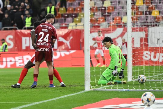 Dinamo - Rapid 2-0, ACUM, pe iAMsport.ro. Derby pe Arena Națională! Cîrjan majorează avantajul ”câinilor”