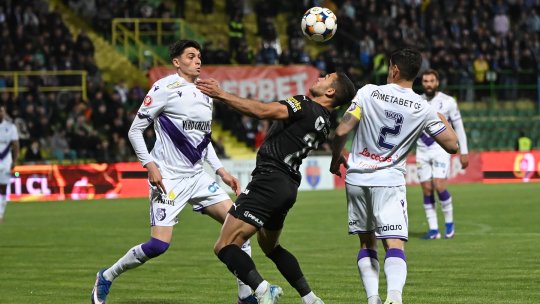 FC Argeș - Universitatea Craiova 0-1, ACUM, pe iAMsport.ro. Oltenii, în avantaj după 10 minute!