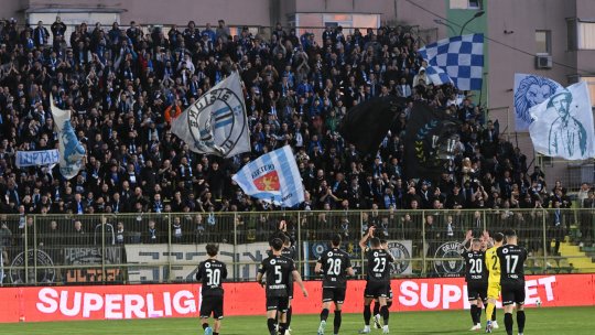 Scandări revoltătoare au răsunat din vestiarul Craiovei la Mioveni! Derapaje la adresa rivalei: ”Să moară...”