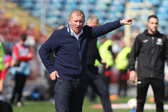 Dorinel Munteanu a izbucnit la finalul partidei cu Oțelul Galați: ”Numai oamenii bolnavi fac asemenea declarații. Ar trebui să fie puțin respect!”