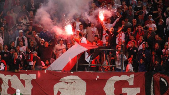 Peluza Sud a Stelei a capturat steagul Nuova Guardia după o ambuscadă! Brigada din PCH se înființase în 1996