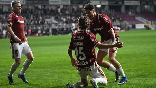 Rapid - U Cluj 1-0. Vulturar deschide scorul, dar se accidentează și este înlocuit. Joc pe contre