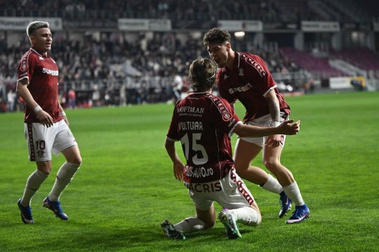 Rapid - U Cluj 1-0. Vulturar deschide scorul, dar se accidentează și este înlocuit. Joc pe contre