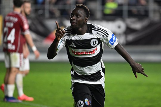 Rapid - U Cluj 1-2. Mendy reușește ”dubla” și așterne liniștea în Giulești!