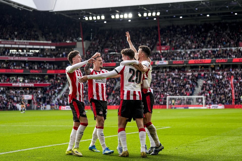 Dennis Man, campion cu PSV în Țările de Jos!