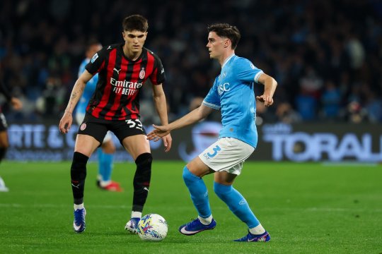 A scăpat Chivu de Milan în lupta la titlu? ”Diavolii” au cedat la limită în deplasarea cu Napoli