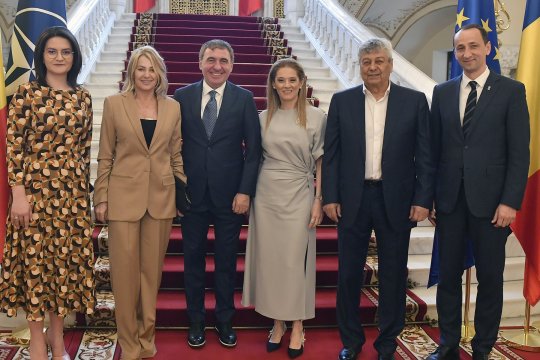 Mesajul Nadiei Comăneci pentru Mircea Lucescu: ”Drum lin, prieten drag!”