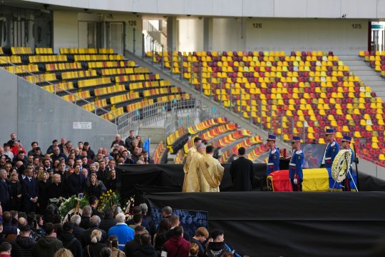 Aflați în război, Ionuț Lupescu și Răzvan Burleanu au stat unul lângă altul la priveghiul lui Mircea Lucescu