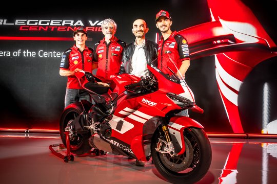 O motocicletă record la aniversare. Cât costă monstrul Ducati