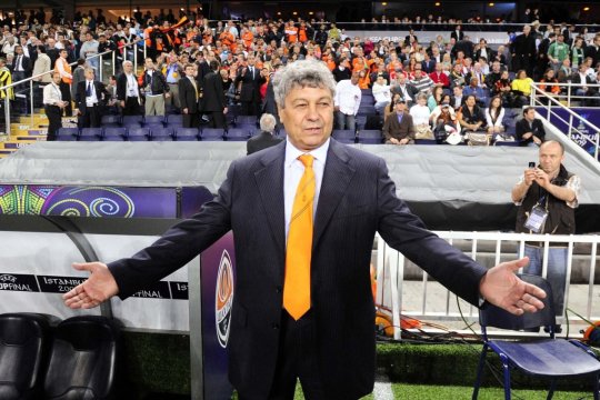 Tribut pentru Mircea Lucescu în centrul Bucureștiului