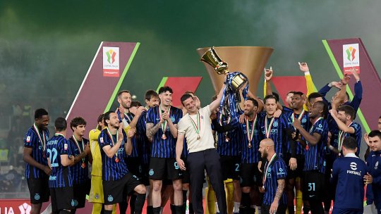 Un gest făcut de Cristi Chivu când Inter a primit trofeul i-a uimit pe italieni