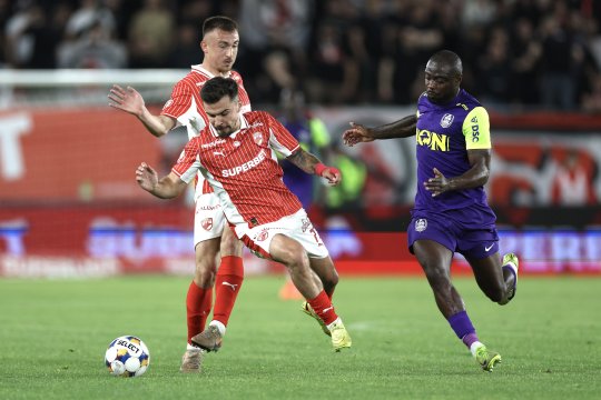 Dinamo - CFR Cluj 0-0, ACUM, pe iAMsport.ro. Șutul lui Armstrong a lovit transversala! Pușcaș, schimbat