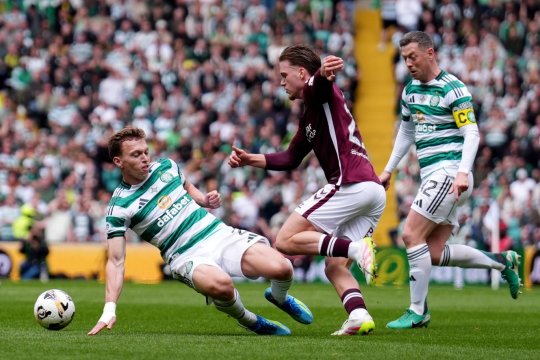 Nebunie în Celtic - Hearts, meciul de titlu din Scoția! Intervenția VAR a cântărit decisiv