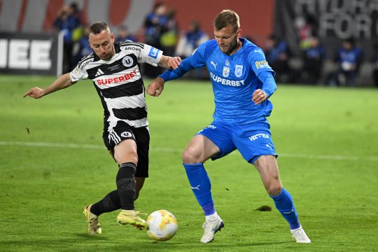 Universitatea Craiova - U Cluj, de la 20:30, pe iAMsport.ro. Finala campionatului se joacă în Bănie