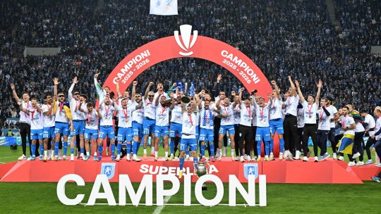 Oltenii au dat startul la petrecere în Bănie! Universitatea Craiova a primit trofeul de campioană a României