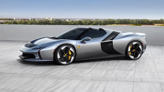 Ferrari HC25, roadster pur cu ”suflet” V8
