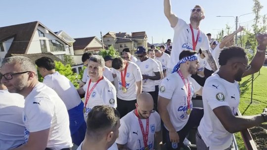 Continuă sărbătoarea în Bănie! Universitatea Craiova a scos oamenii în stradă după triumful din SuperLiga. Cum a fost surprins Mihai Rotaru