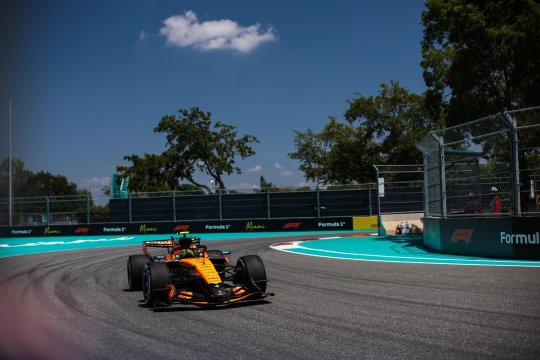 Norris, cel mai rapid în calificările pentru Sprint la Miami. Mercedes se mulțumește cu un loc 2