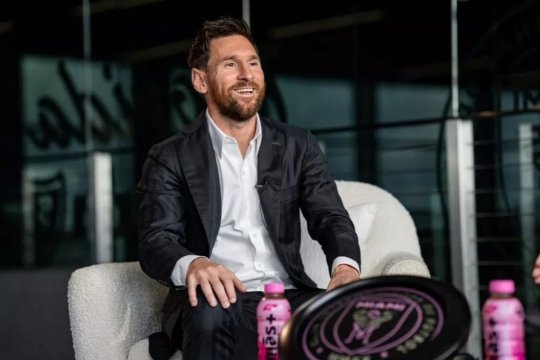 Messi i-a întors favorul unui pilot din Formula 1! Ce cadou i-a oferit starul argentinian