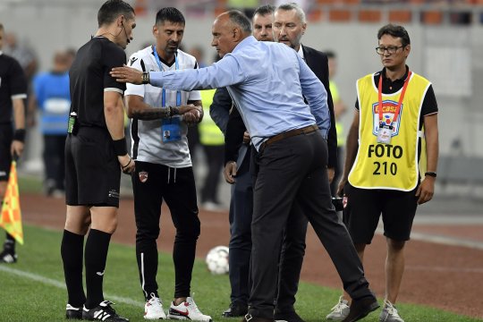 Secundul a ieșit cu jucătorii în club și a fost prins de antrenorul principal: ”Mi-era o rușine...”