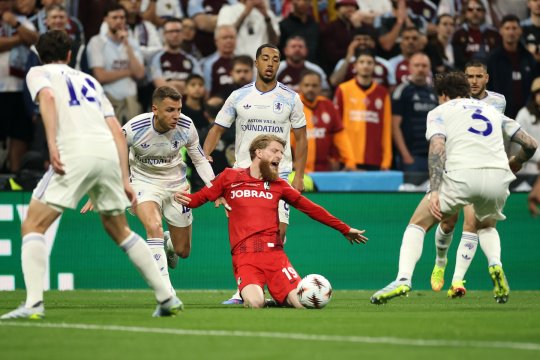 Aston Villa - Freiburg 0-0, ACUM, pe iAMsport.ro. Finala Europa League, la Istanbul! Emery poate câștiga trofeul pentru a 5-a oară