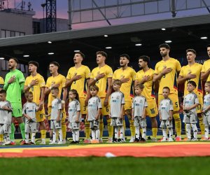 Fotbalistul convocat de Gică Hagi care nu știe ”absolut deloc” limba română: ”Nu putea să progreseze”