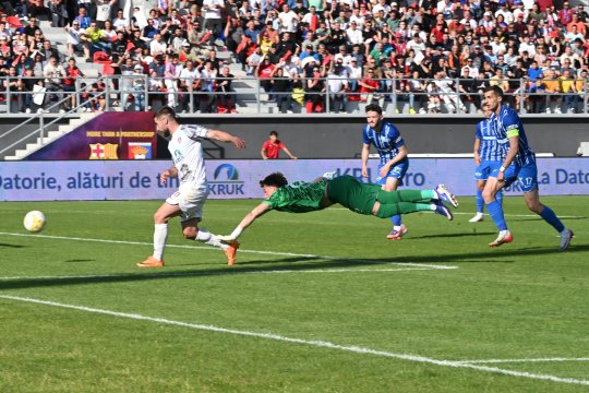 Chindia - Farul 1-2, ACUM, pe iAMsport.ro. Oaspeții au întors scorul în 5 minute!