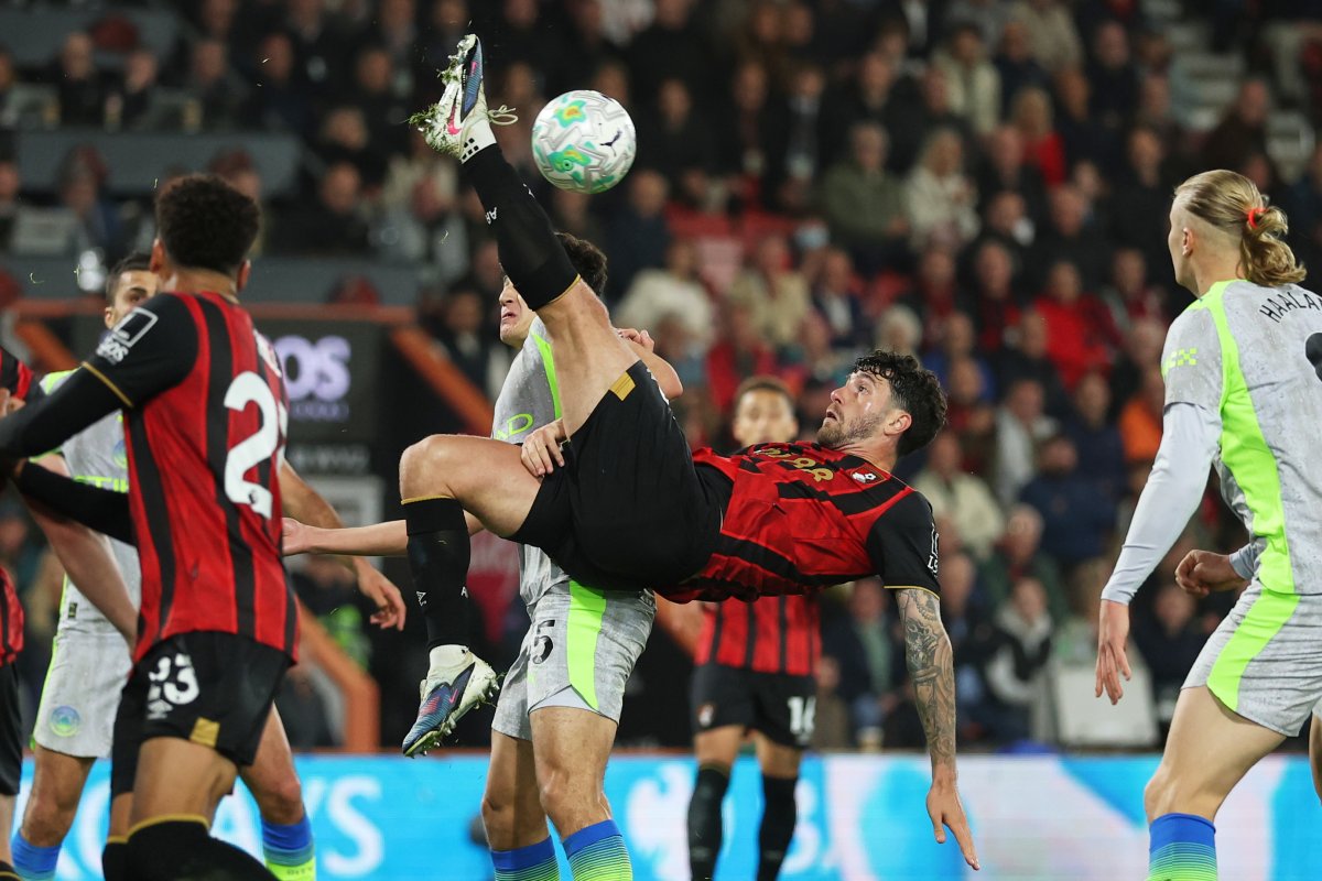 Marcos Senesi a evoluat în cariera sa pentru San Lorenzo, Feyenoord și Bournemouth