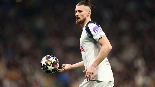 Probleme pentru Drăgușin! Tottenham a ajuns la un acord verbal cu fundașul de 22.000.000 de euro
