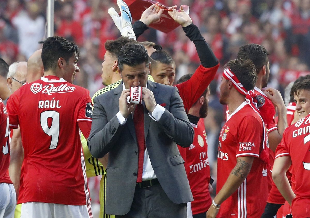 Rui Vitoria purta și el o banderolă pe braț la meciurile Benficăi Lisabona